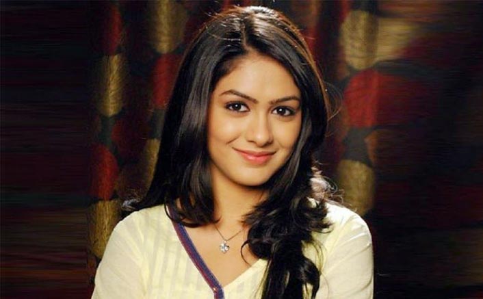 Attention Girls! Mrunal Thakur's Sunday Beauty Ritual Is A Must Follow