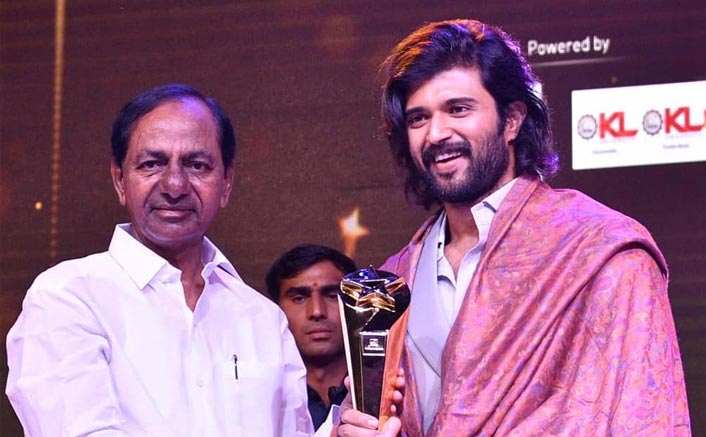 Vijay Deverakonda Honoured With A Prestigious Award By Telangana Chief Minister K.Chandrashekar Rao