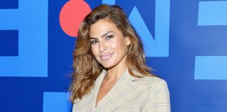 Eva Mendes survives because of Gosling's amazing cooking skills