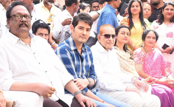 Superstar Mahesh Babu present at the inaugural ceremony of actress Vijaya Nirmala's statue