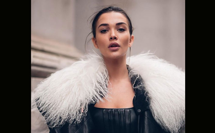 Amy Jackson's toilet paper-inspired workout