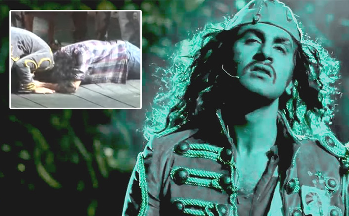 #FlashbackFriday: Ranbir Kapoor & Imtiaz Ali's 'Sashtang Pranam' In This Making Of Rockstar's Nadaan Parinde Is GOOSEBUMPS Galore 