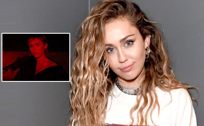 Saturday Night Live: Miley Cyrus Singing Pink Floyd’s ‘Wish You Were Here’ Is Breaking The Internet
