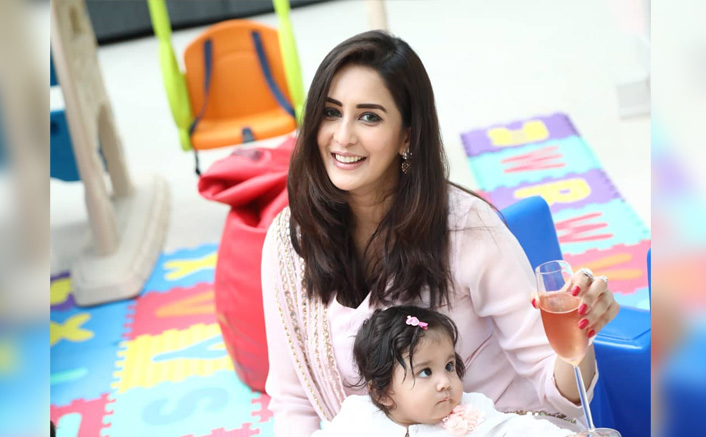 Chahatt Khanna Trolled For Being A Single Mom, Gives It Back But Deletes Instagram Account Later