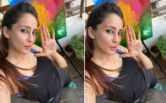 Chahatt Khanna Is Channeling Her Inner Painter Amid Lockdown