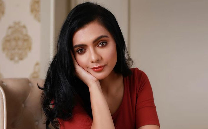 Calender Girls Fame Ruhii Singh Starts Live Chat Sessions With Stars, Feels Online Platforms Are A Boon