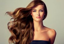 Tired Of Expensive Shampoos To Treat Dandruff? This 'Ghar Ka Nuska' Literally Costs NOTHING & The Results Are So Satisfying