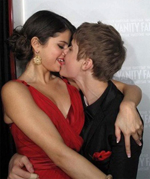 WHAT! Selena Gomez Got DEATH Threats Post Kissing Pictures With Justin Bieber Went Viral?