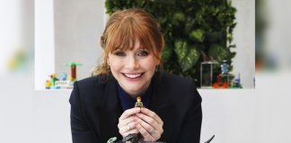 Bryce Dallas Howard happy to go back on 'Jurassic World' sets