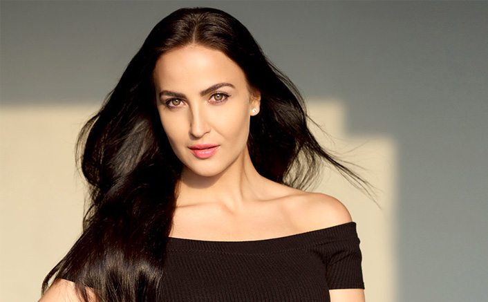 Elli AvrRam Replies A Troll Asking Her To Marry: "Beta Settle Hone Ke Liye..."