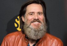#ThrowbackThursday: When Fans Just Couldn’t Stop Cheering For Jim Carrey & What He Did Next Is SPECIAL #ThrowbackThursday: When Fans Just Couldn't Stop Cheering For Jim Carrey & What He Did Next Is SPECIAL