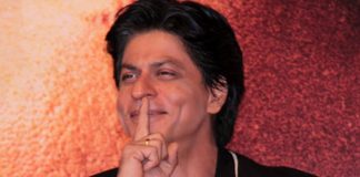Shah Rukh Khan Is Out Of Work & He Isn't Ashamed Of Flaunting It!