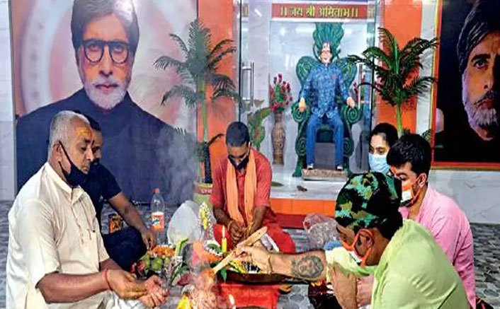 Amitabh Bachchan Temple In Kolkata Performs Yagna For Big B's Health!