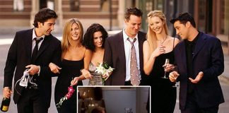 friends-when-joey-almost-caught-chandler-monica-drinking-having-bath-together