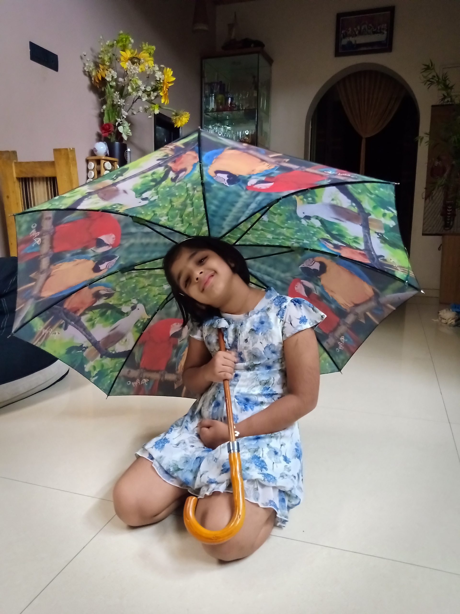 Varun Dhawan & Shraddha Kapoor's 8-Year-Old Fan Breaks Her Piggy Bank To Make A Hindi Movie