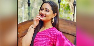 Rashami Desai Is Making Us Fall In Love With Her 'Bangali Girl' Look!