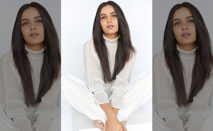 New Instagram filters for Jasmin Bhasin!