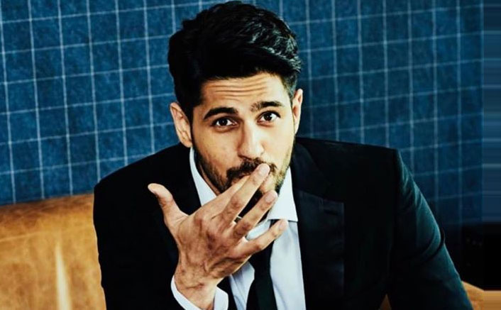 Sidharth Malhotra Is In A Relation-Chip & We All Want To Be In One Like This!