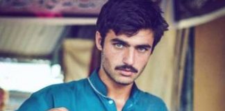 The Famous Chaiwala Arshad Khan From Pakistan Owns His Own Café In Islamabad Now, DEETS Inside