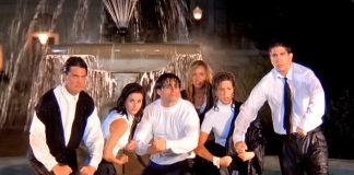 FRIENDS: WHAT? Before "I'll Be There For You", The Show Had Another Theme Song Planned!