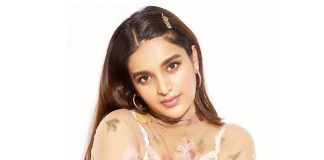 Nidhhi Agerwal indulges in bathroom selfie shoot