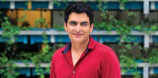 Manav Kaul visits Ruskin Bond in Mussoorie, gifts him debut novel Antima