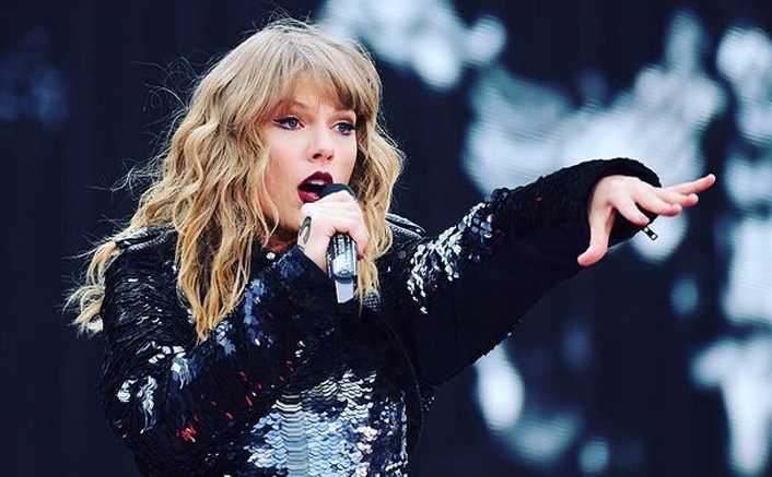 Taylor Swift donates $13,000 each to two women struggling due to pandemic