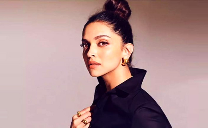 Deepika Padukone Shocks Everyone By Deleting All Her Posts From Instagram, Facebook & Twitter