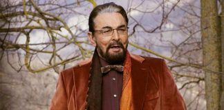 Kabir Bedi says his autobiography 'is not a kiss and tell book'