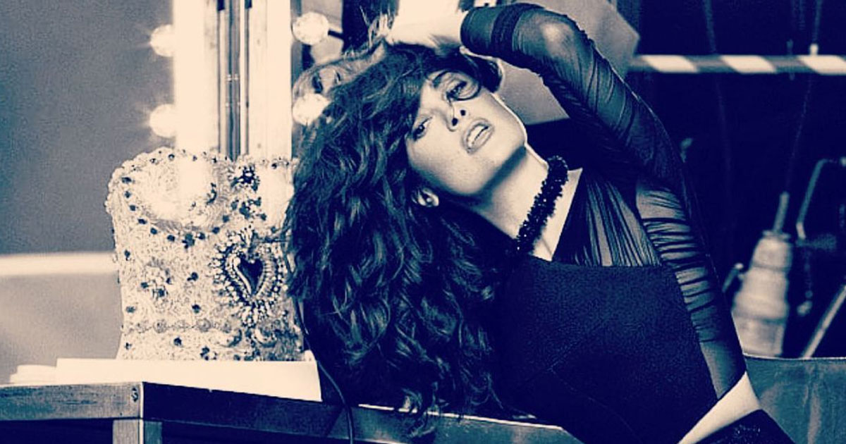 'Leggy Lass' Salma Hayek Posts Stunning #TBT