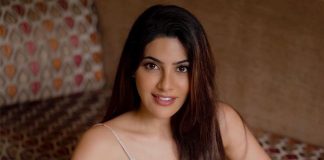 Nikki Tamboli drops a surprise for her fans by singing the romantic track Zara Zara