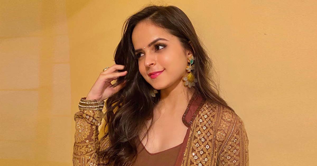 Palak Sidhwani Looks Beautiful In A Violet Dress