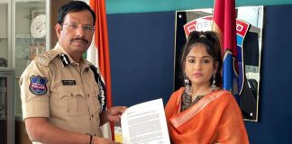 Actor Maadhavi Latha complains about abusive social media posts
