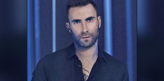 Adam Levine flaunts fit body in shirtless workout session