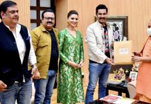 Randeep Hooda & Urvashi Rautela Meet Uttar Pradesh CM Yogi Adityanath, Here’s What They Discussed! Randeep Hooda, Urvashi Rautela meet Uttar Pradesh CM Yogi Adityanath