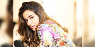 Ananya Panday flaunts her 'post-pack' up glow