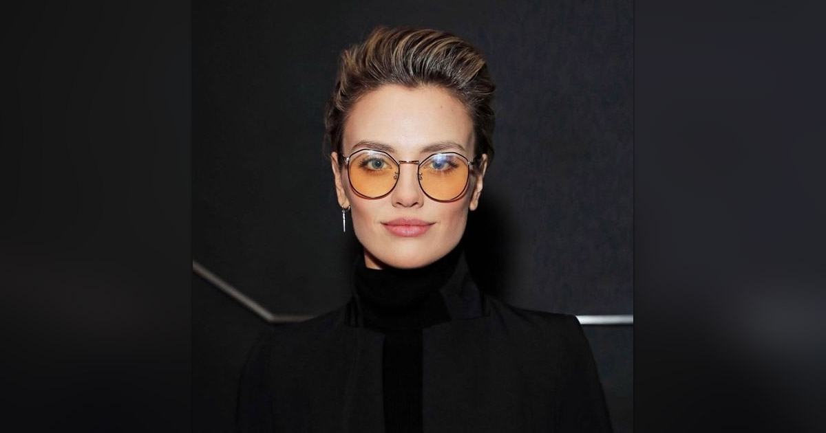 'Batwoman' casts Wallis Day as Kate Kane