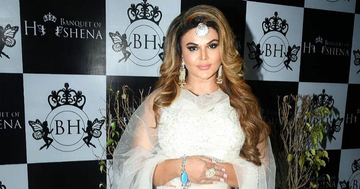 Rakhi Sawant Suffers From Wardrobe Malfunction, Says “Hum Log Ko Ekdum Tight Dori Vori Dena Chahiye”