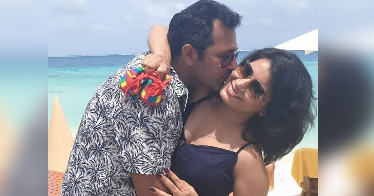 Taarak Mehta Ka Ooltah Chashmah Fame Priya Ahuja & Malav Rajda Share A Romantic Kiss