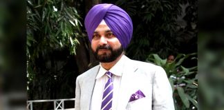 When Navjot Singh Siddhu Said "Taali Thoko Aur Iske Saath Mahapur Ko Bhi Thoko" About A Woman Mayor, Read On