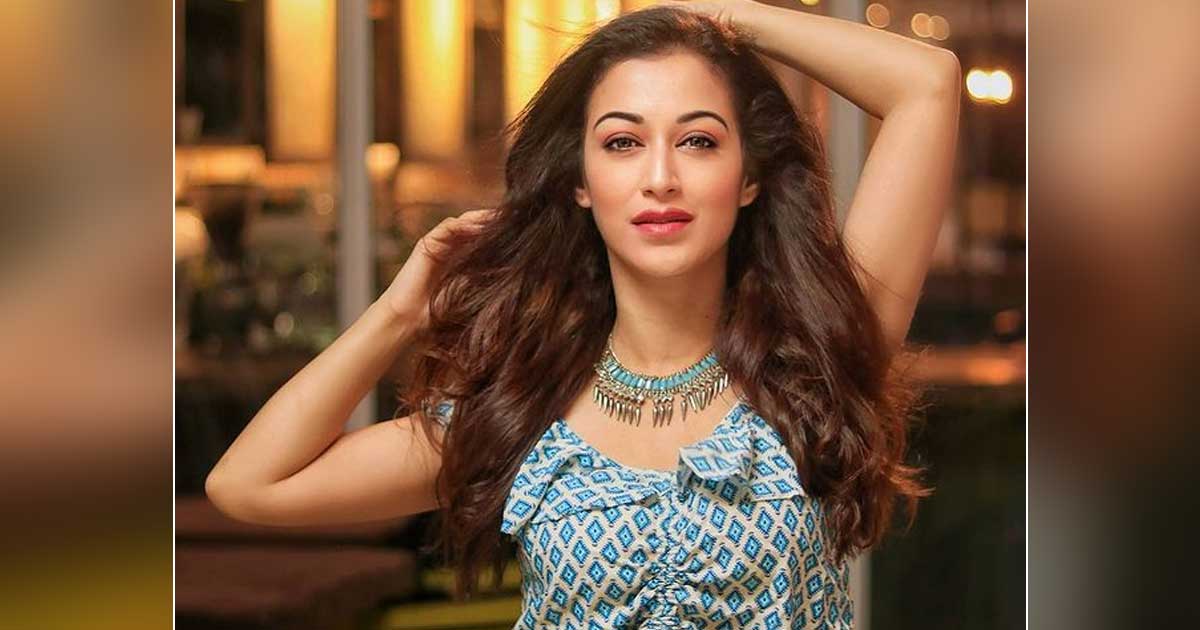 Taarak Mehta Ka Ooltah Chashmah's Sunayana Fozdar Spreads Awareness About COVID-19, Says "Haalat Sudhrenge Jab Hum Sudhrenge"