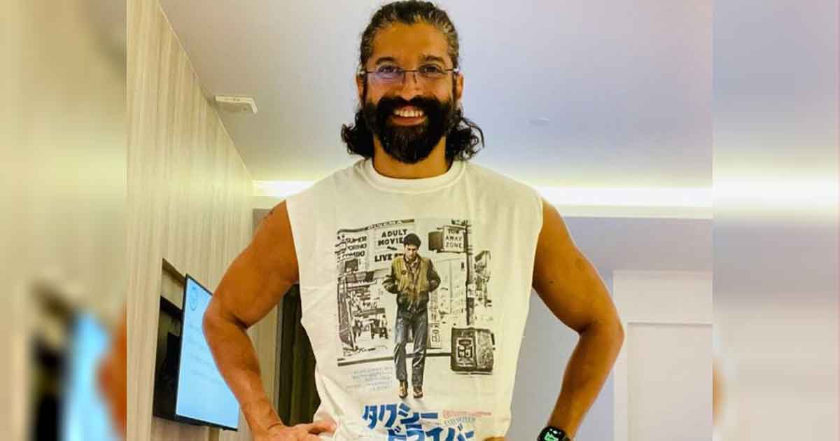  Farhan Akhtar Gives It Back To A Netizen Who Tried Troll Him Over COVID-19 Vaccine