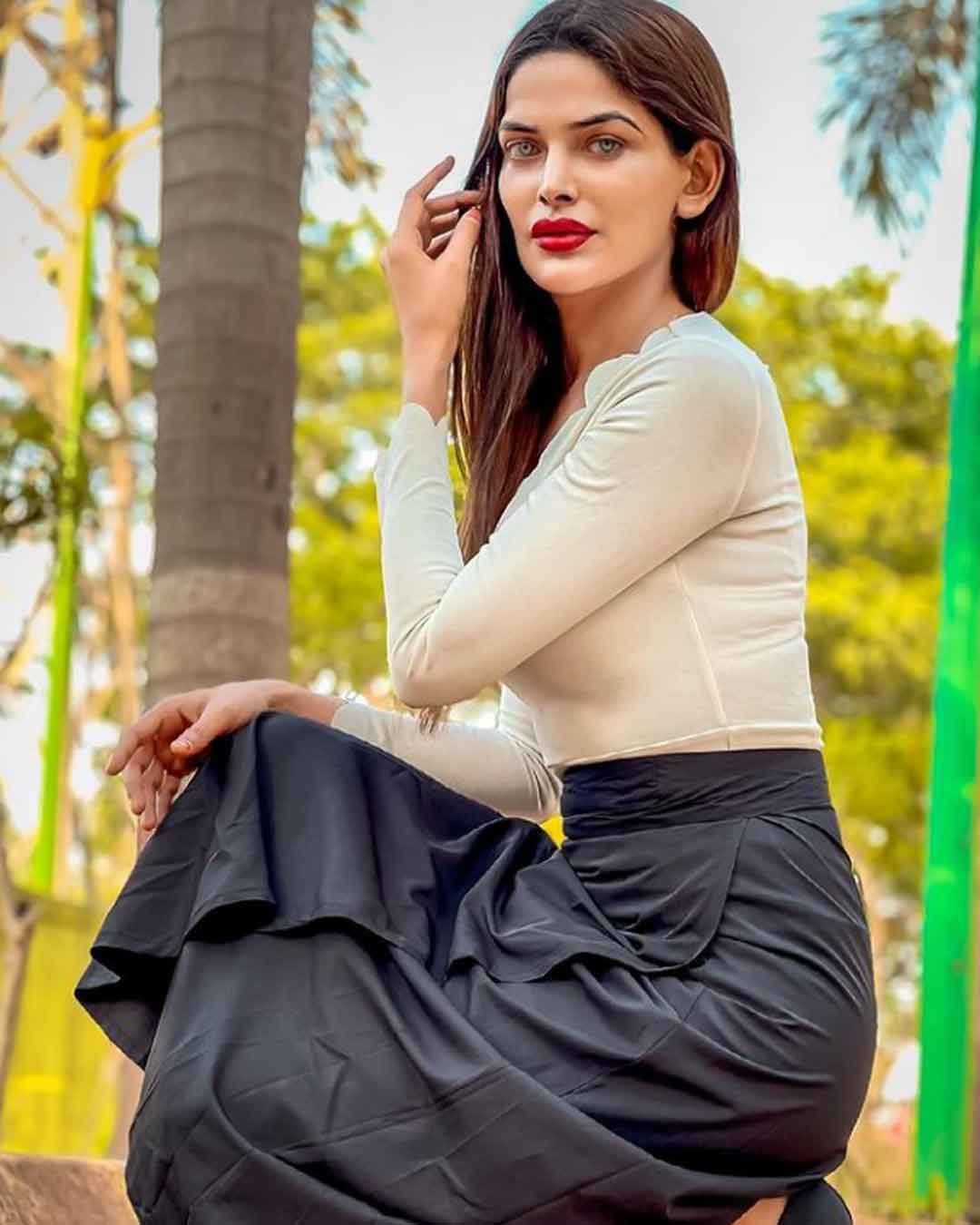 Khushi Shaik ((Moj ID @khushi1111)
