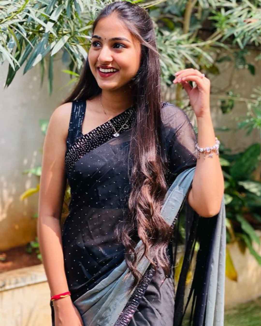  Pranavi Manukonda (Moj ID @pranavimanukonda)