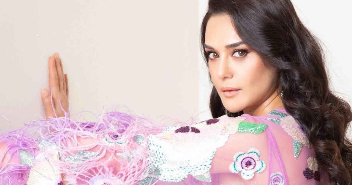 Preity Zinta Was Once Awarded Godfrey Phillips National Bravery Award For Not Retracting Her Statement In Bharat Shah Case