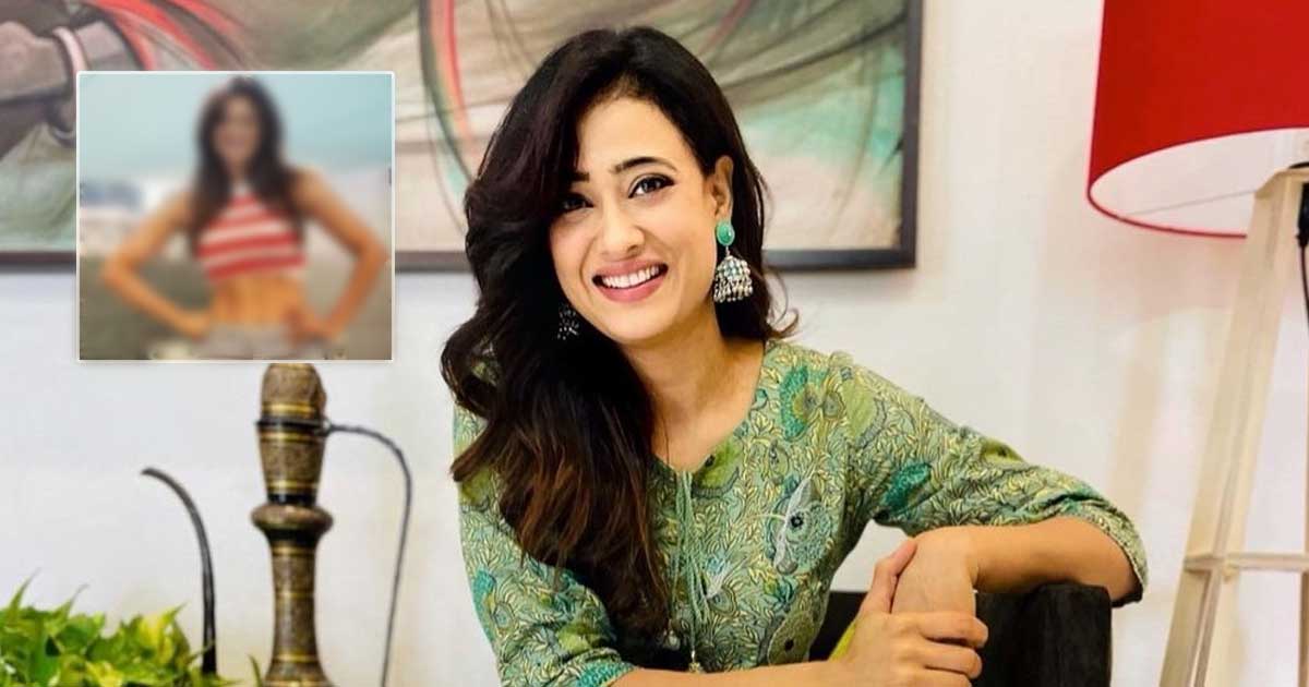 Shweta Tiwari flaunts perfect abs in new photo-op