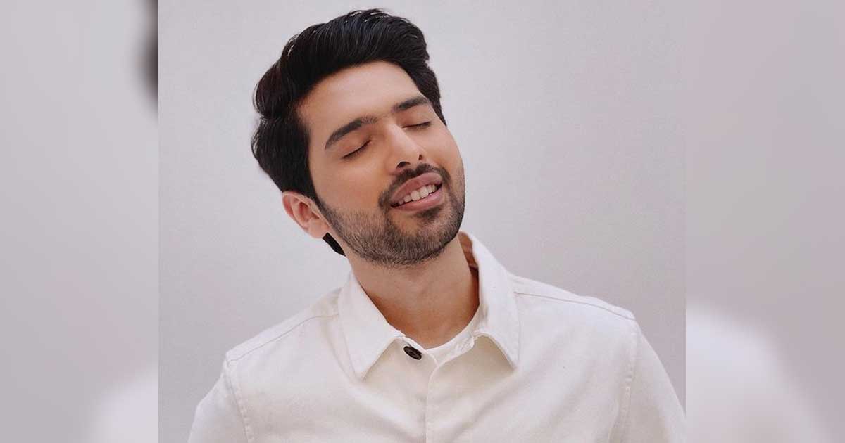 Smell of cigarettes makes Armaan Malik 'feel sick'
