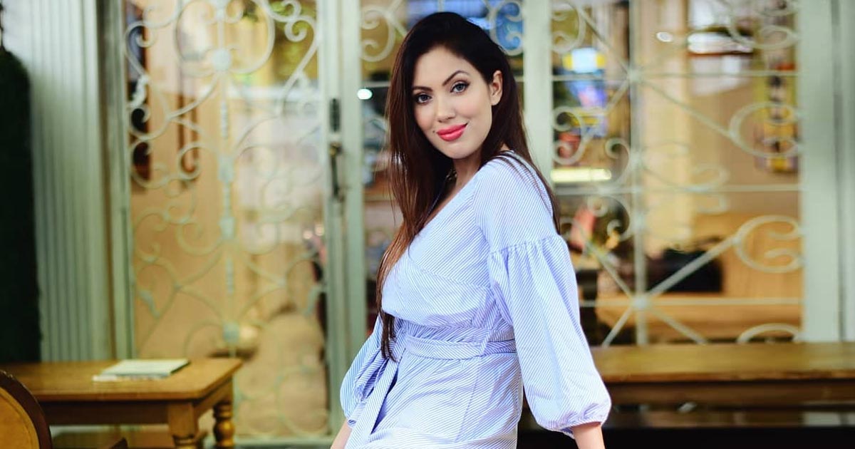 Taarak Mehta Ka Ooltah Chashmah's Babita Aka Munmun Dutta Looks Se*y In A Chic Striped Rompers