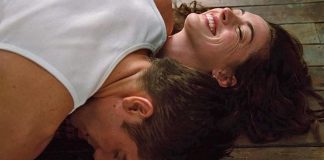 When Anne Hathaway Flashed Jake Gyllenhaal & The Crew Of Love & Other Drugs, Accidently