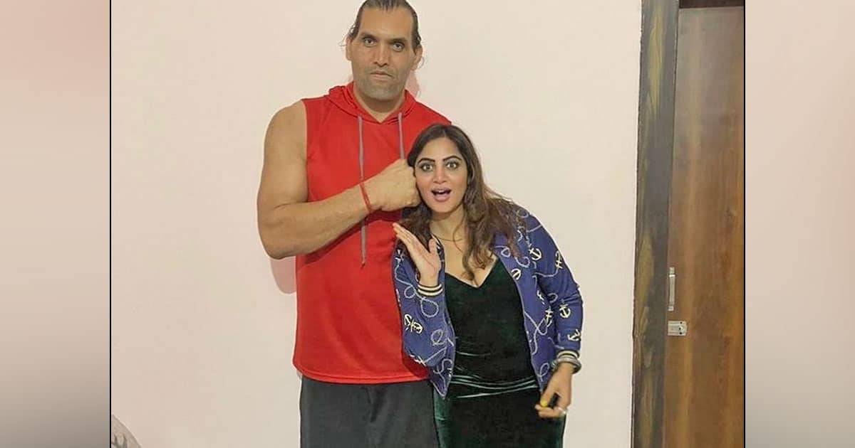 Bigg Boss Fame Arshi Khan To Turn Pro-Wrestler Thanks To Khali? Here's What She Has To Say